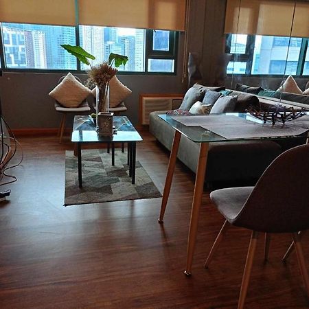 Loft Condo Beside Shangri-La Fort Манила Экстерьер фото